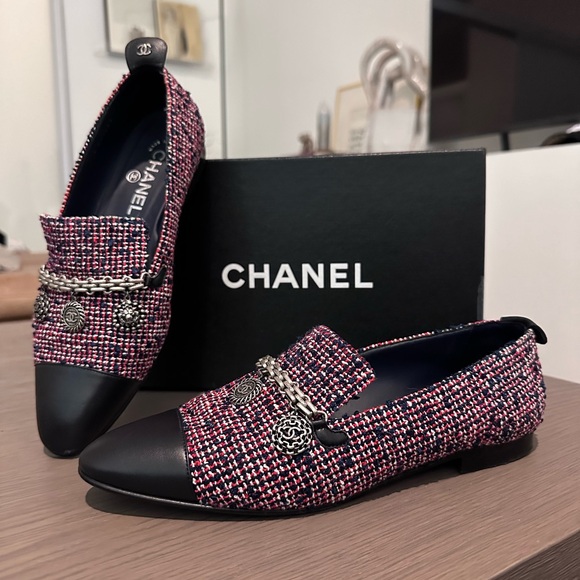 CHANEL Shoes - Women’s Chanel shoes size 9